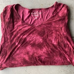 Hollister maroon tie-dye tee with pocket, xs